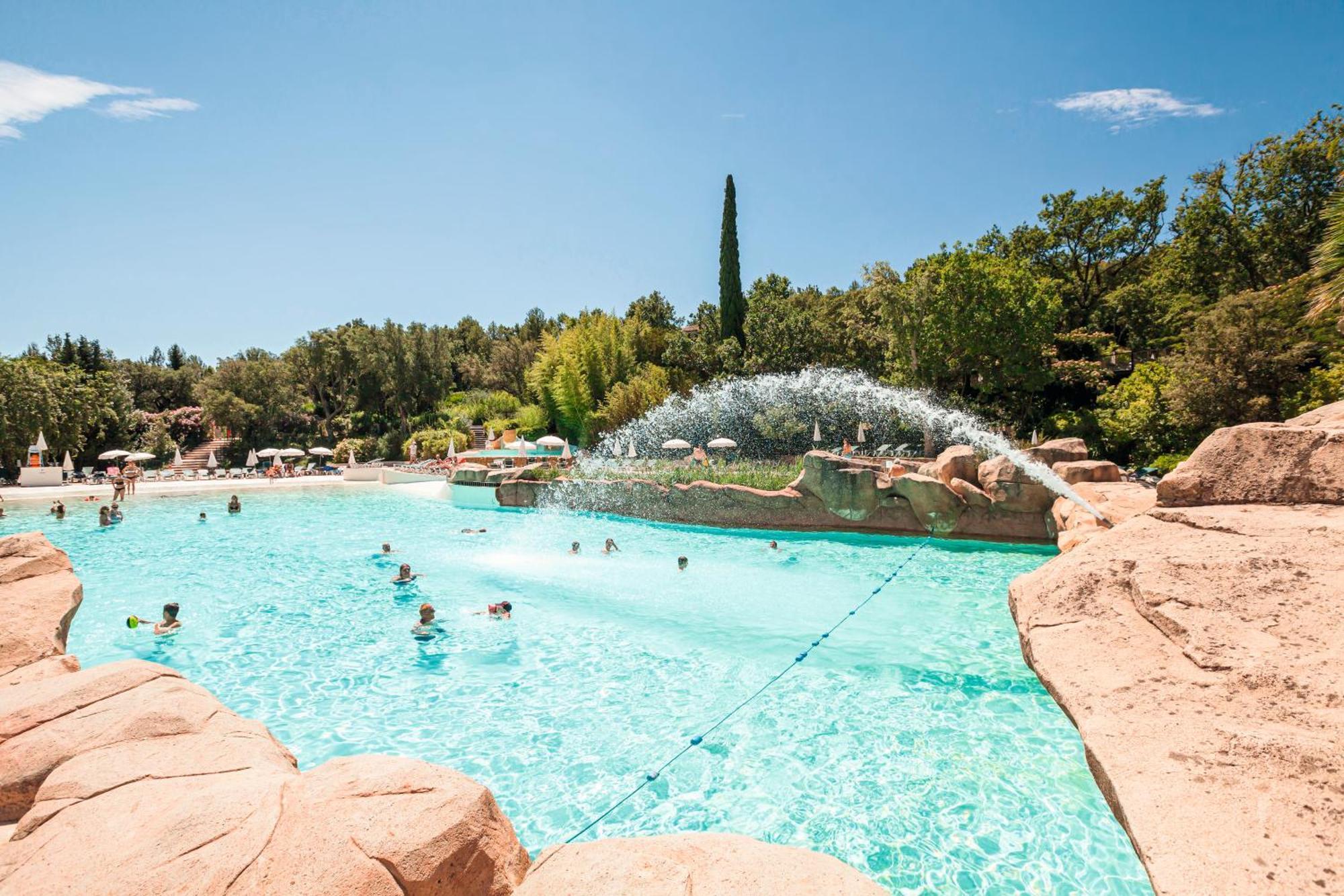 Résidence Pierre&Vacances Les Restanques du Golfe de Saint-Tropez Grimaud Esterno foto