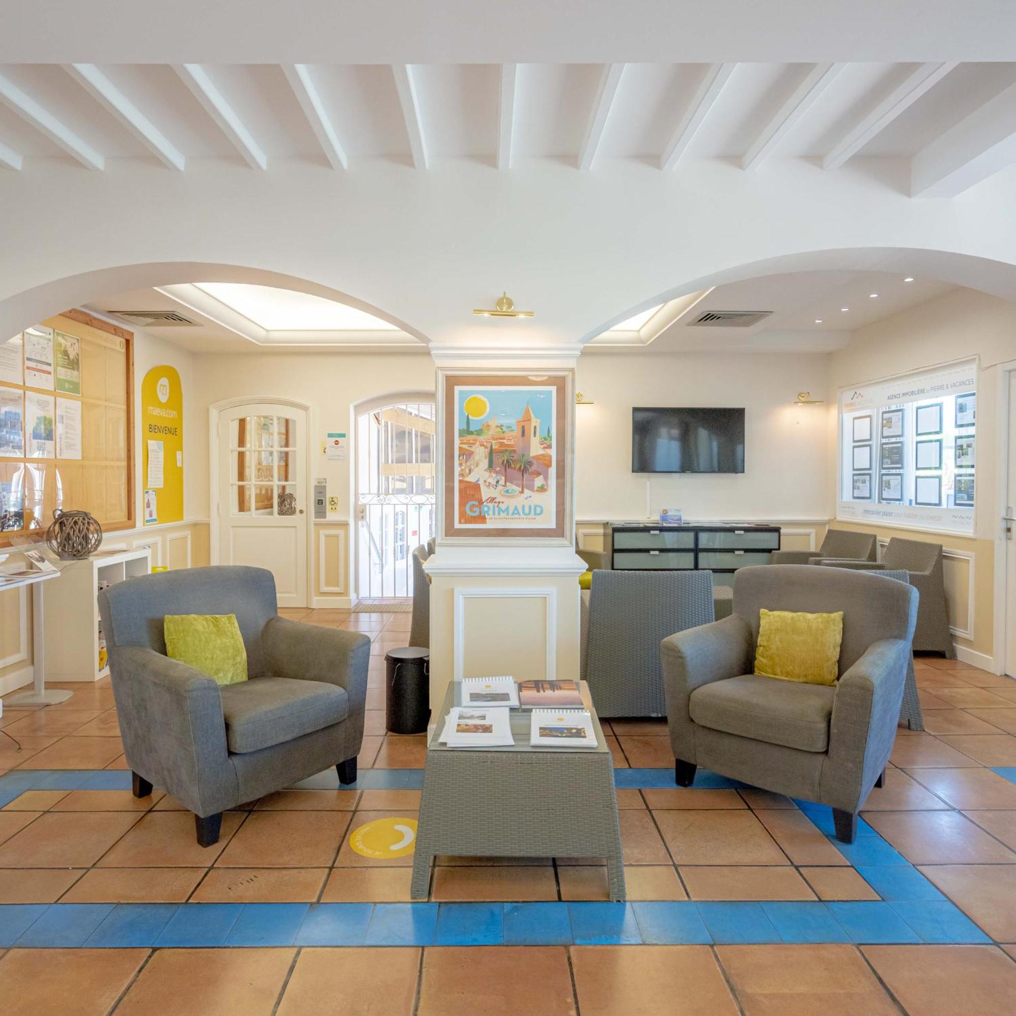 Résidence Pierre&Vacances Les Restanques du Golfe de Saint-Tropez Grimaud Esterno foto