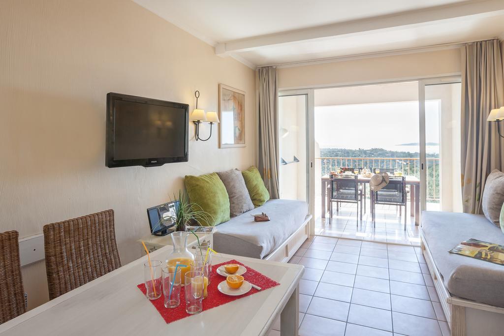 Résidence Pierre&Vacances Les Restanques du Golfe de Saint-Tropez Grimaud Esterno foto